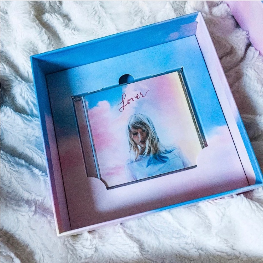 NEW sealed taylor swift VIP lover era deluxe box set tote bag popsocket poster - Picture 11 of 16